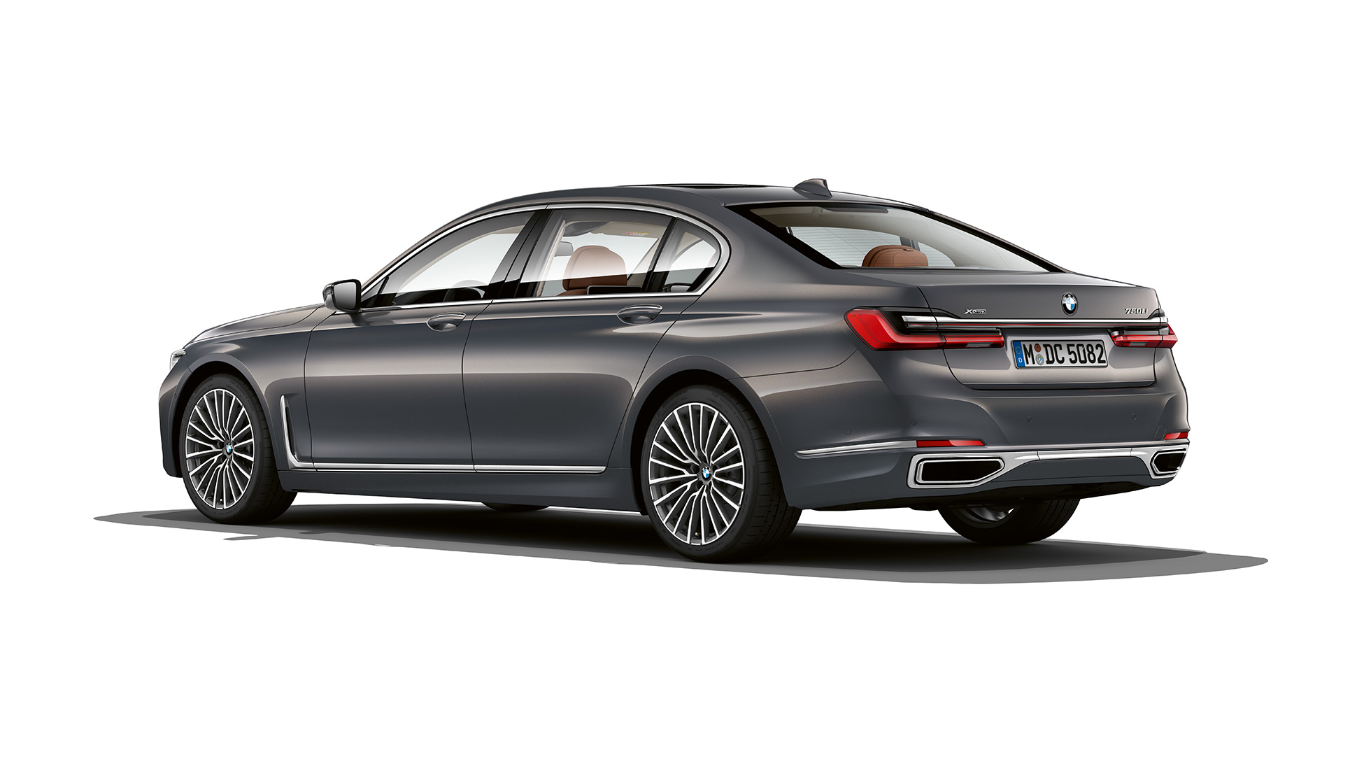 BMW 7 Serie Sedan met exterieurdesign Pure Excellence, driekwart achteraanzicht Grijze BMW 7 Serie Sedan met exterieurdesign Pure Excellence in driekwart achteraanzicht