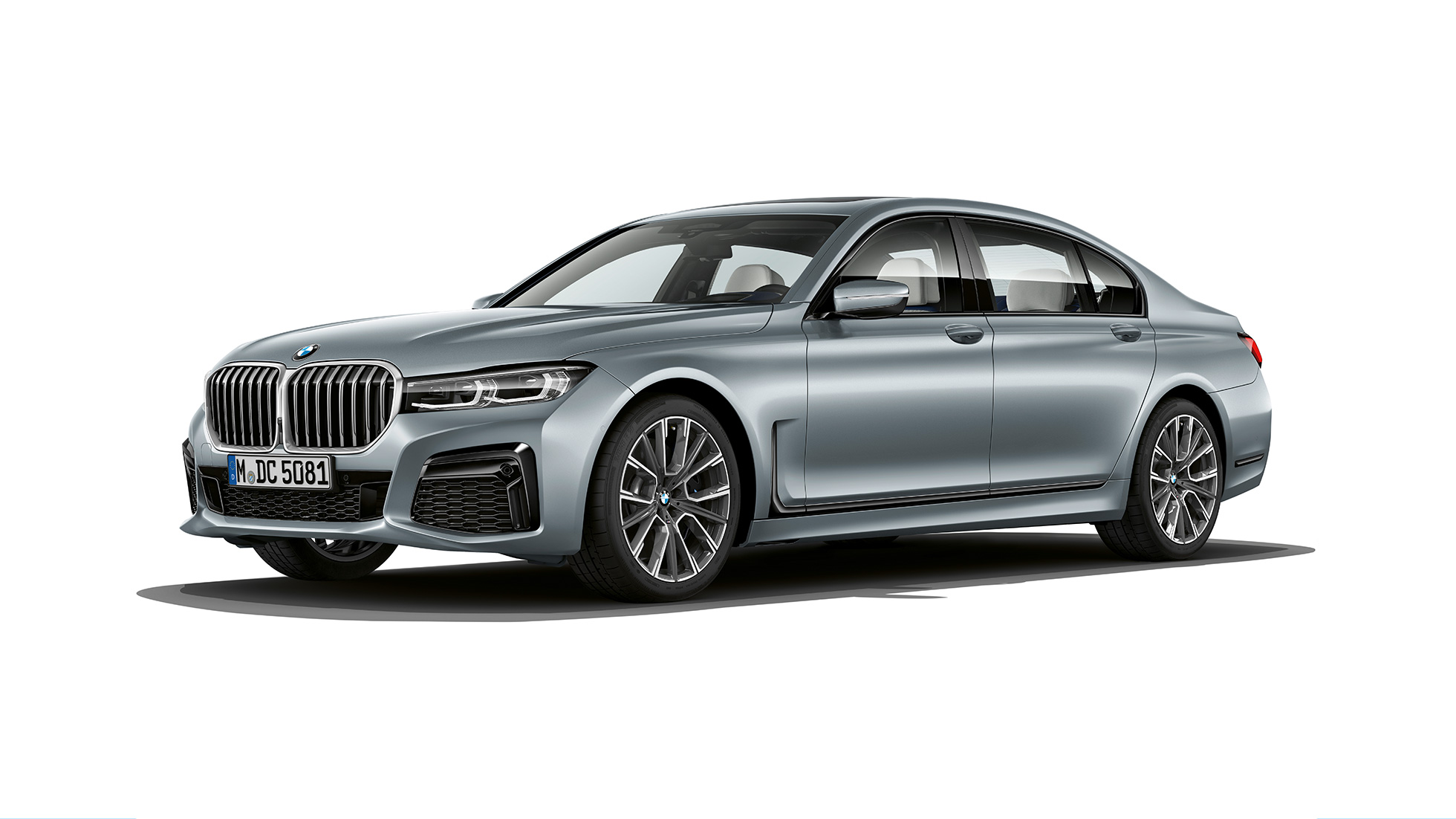 BMW 7 Serie Sedan M Sportpakket, driekwart vooraanzicht Grijze BMW 7 Serie Sedan M Sportpakket in driekwart vooraanzicht