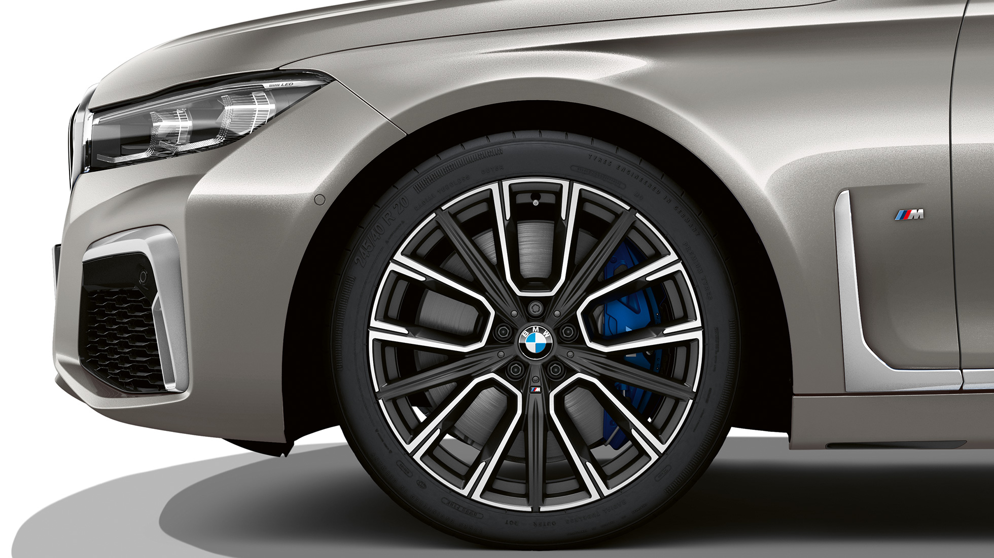 BMW 7 Serie Sedan M Sportpakket, wielen BMW 7 Serie Sedan M Sportpakket: Close-up van de wielen