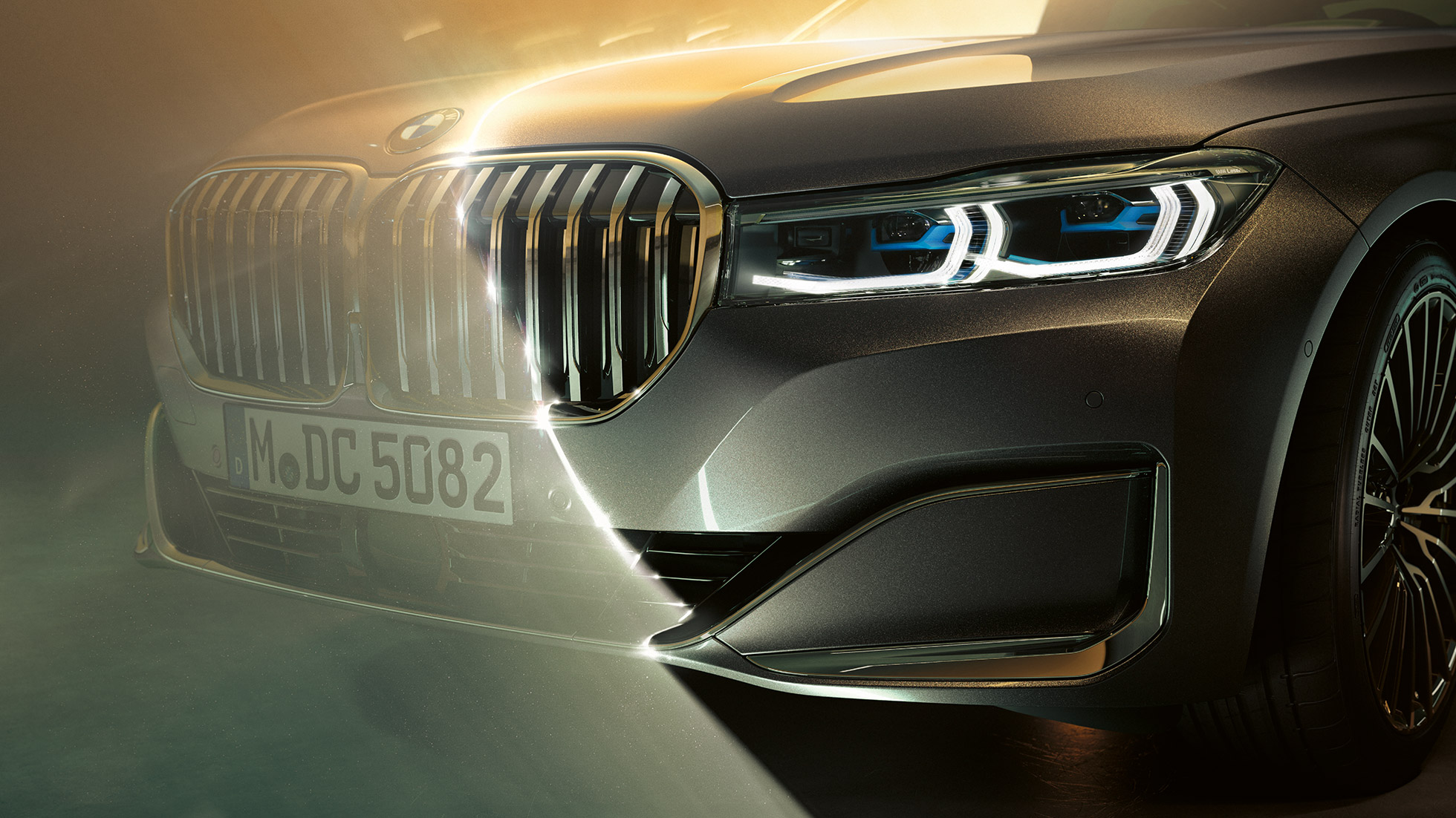 BMW 7 Serie Sedan: nierengrille en BMW Laserlight BMW 7 Serie Sedan: close-up van de voorzijde met grote nierengrille en BMW Laserlight