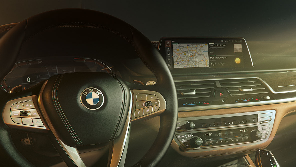 BMW 7 Serie Sedan G11 G12 BMW Remote Software Upgrade BMW 7 Serie Sedan G11 G12 cockpit close-up BMW Remote Software Upgrade