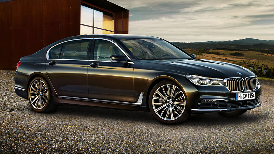 BMW 7 Serie Sedan (G12) 7/8-zijaanzicht stilstaand BMW 7 Serie Sedan (G12) 7/8-zijaanzicht stilstaand