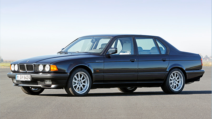 BMW 7 Serie Sedan (E23) 7/8-zijaanzicht stilstaand BMW 7 Serie Sedan (E23) 7/8-zijaanzicht stilstaand