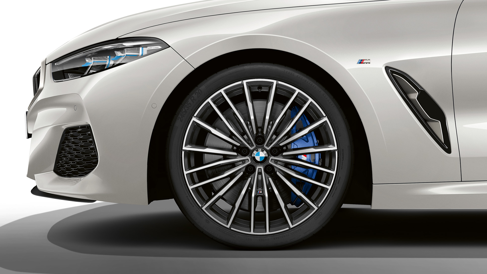 BMW M850i xDrive, 20-inch lichtmetalen M wielen in multispaak styling 729 M. BMW M850i xDrive, 20-inch lichtmetalen M wielen in multispaak styling 729 M.