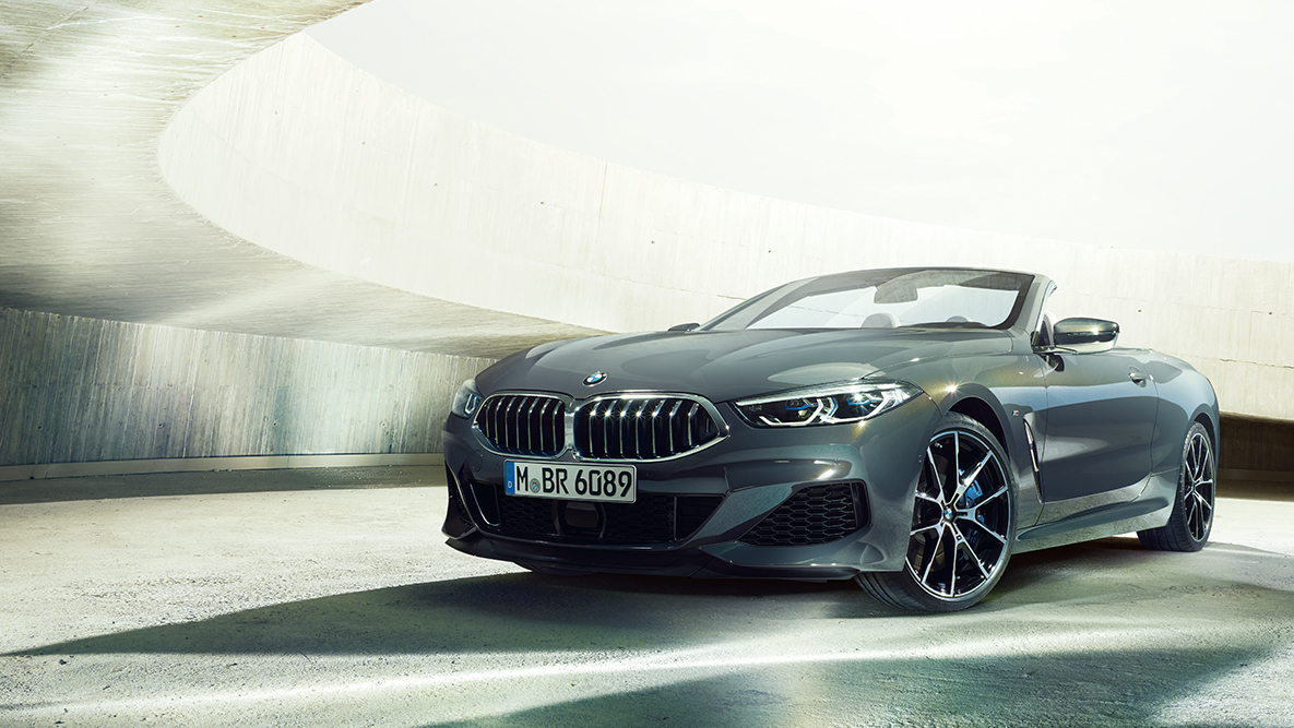 BMW M850i xDrive in Dravitgrau metallic, driekwartaanzicht van rechtsvoor. BMW M850i xDrive in Dravitgrau metallic, driekwartaanzicht van rechtsvoor.