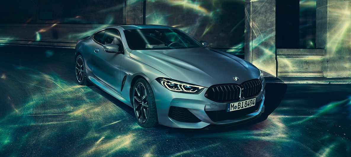 De BMW M850i Coupé First Edition, driekwart vooraanzicht Driekwart vooraanzicht van de BMW M850i Coupé First Edition.