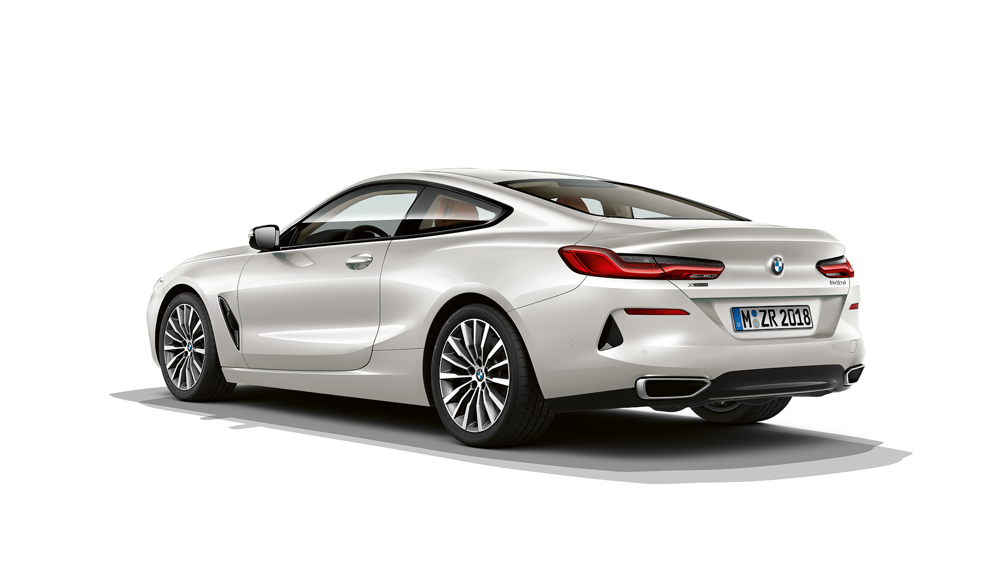 BMW 8 Serie Coupé, driekwart achteraanzicht BMW 8 Serie Coupé, Mineralweiß metallic, driekwart achteraanzicht
