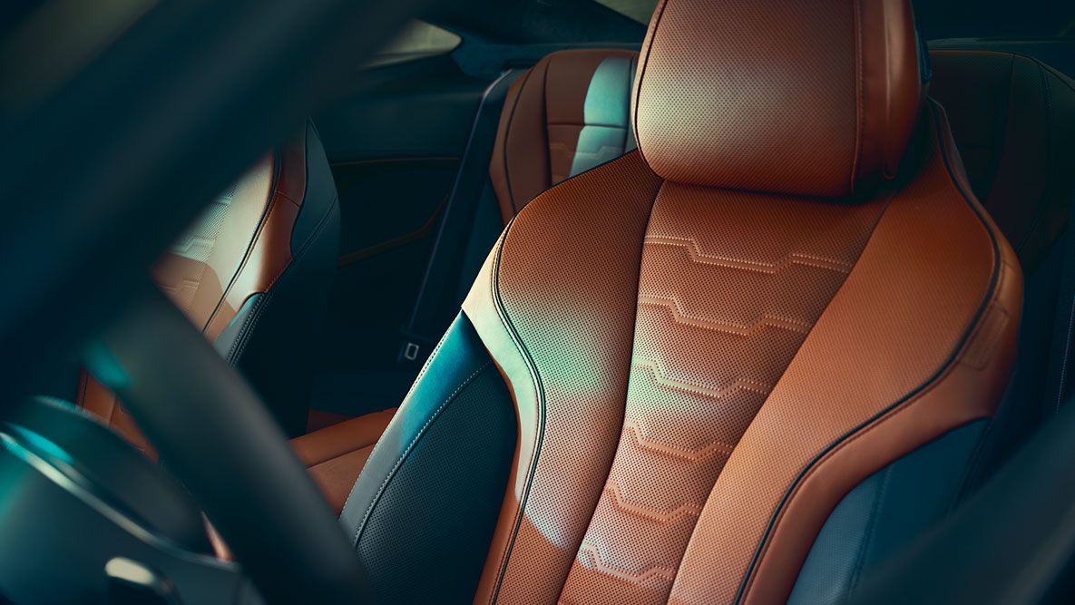 De BMW 8 Serie Coupé, multifunctionele stoel Close-up van de BMW 8 Serie Coupé, multifunctionele stoel in leder Merino
