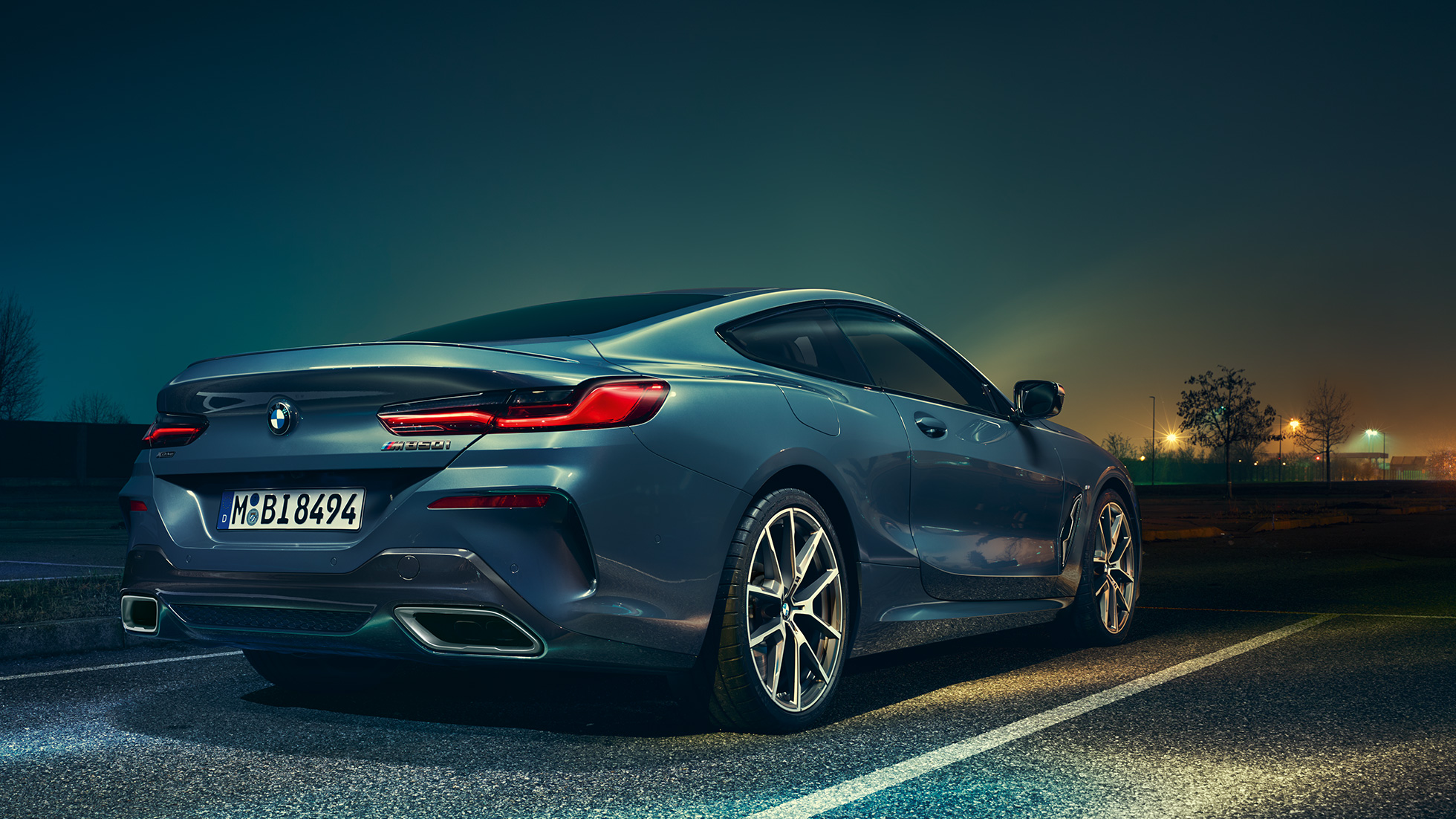 BMW 8 Serie Coupé, driekwart achteraanzicht BMW 8 Serie Coupé, driekwart achteraanzicht stilstaand