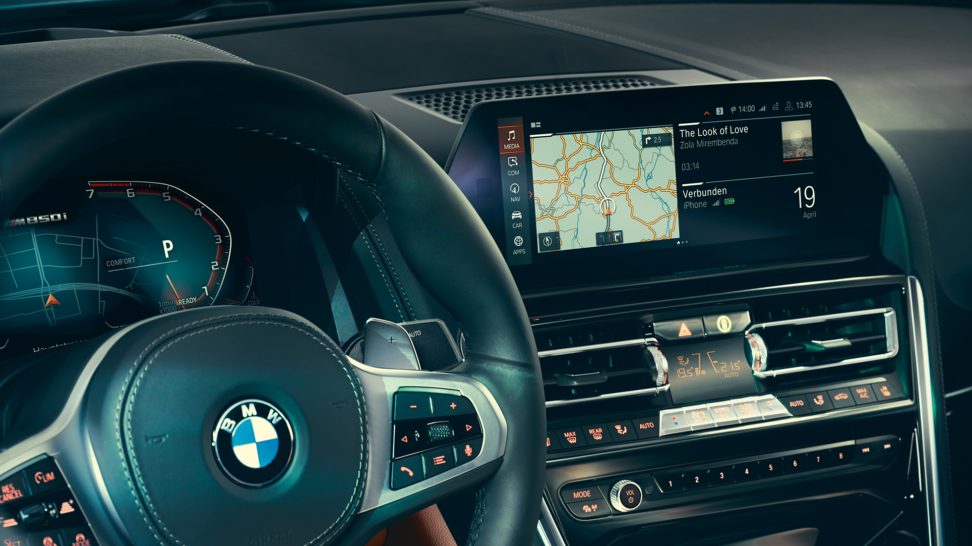 BMW 8 Serie Coupé, cockpit BMW 8 Serie Coupé, cockpit, close-up met stuurwiel en Control Display