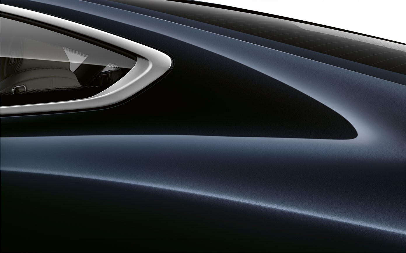 BMW 8 Serie Coupé, close-up C-stijl Close-up van de C-stijl van de BMW 8 Serie Coupé in Carbonschwarz metallic