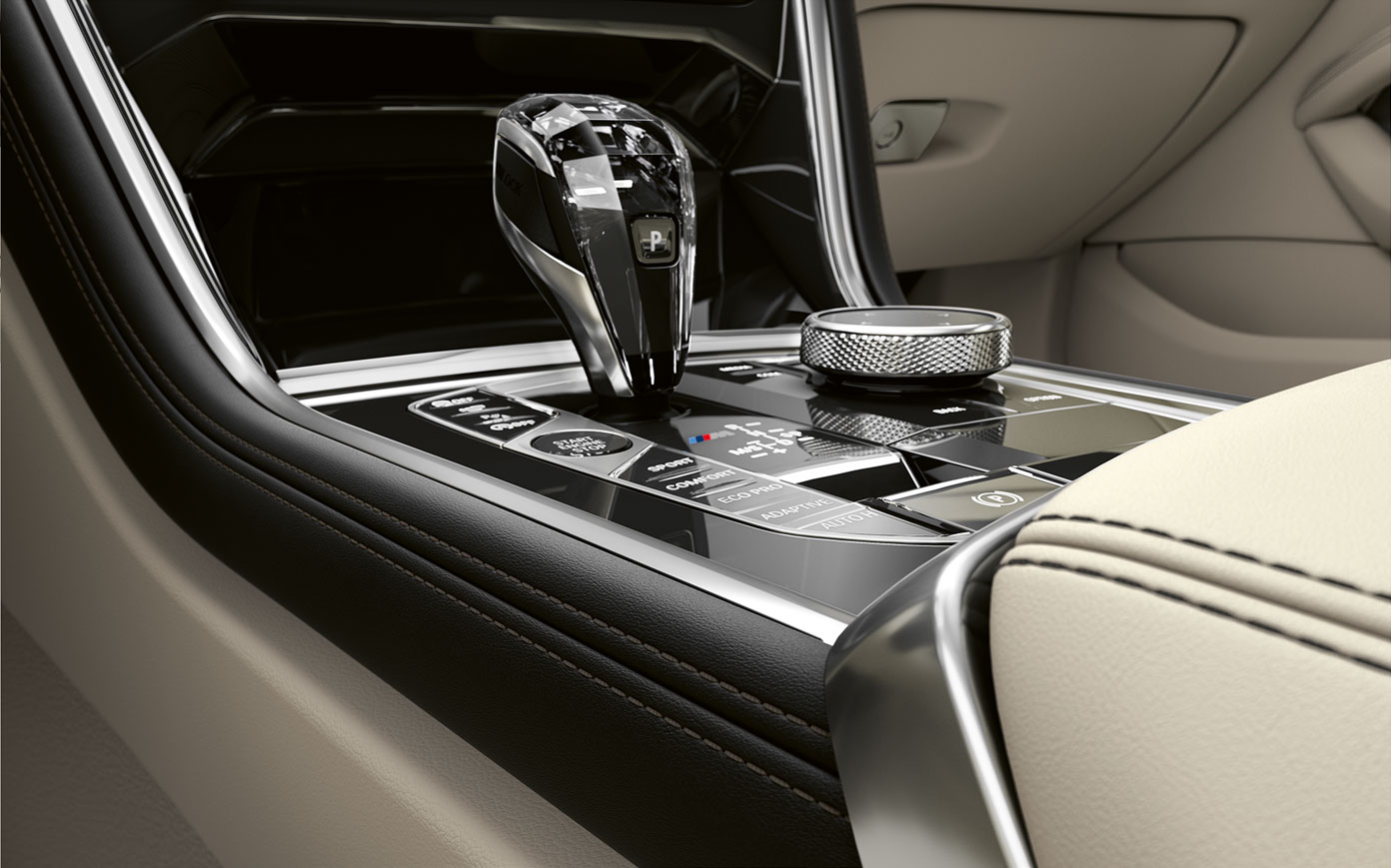 BMW 8 Serie Coupé, middenconsole Close-up van de middenconsole van de BMW 8 Serie Coupé