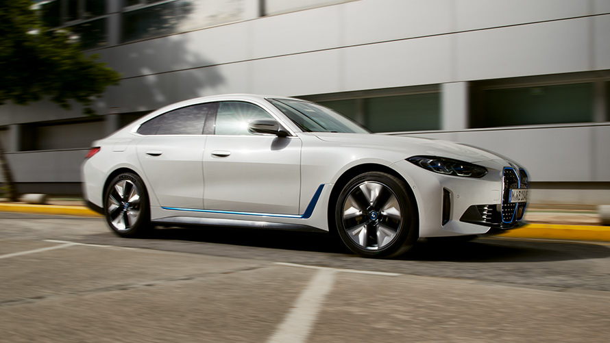 BMW i4 eDrive40 G26 zijaanzicht BMW i4 eDrive40 G26 zijaanzicht