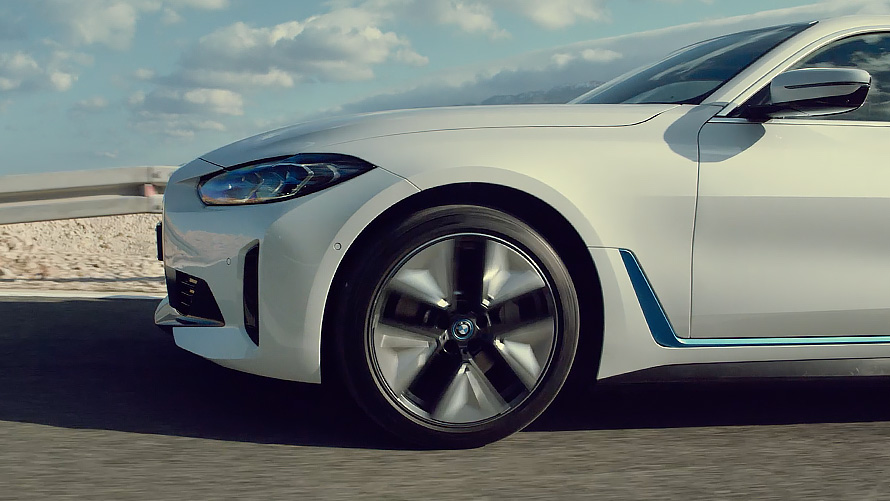 De prestaties en acceleratie van de volledig elektrische BMW i4 M50 In video G26 2021 De prestaties en acceleratie van de volledig elektrische BMW i4 M50 in video G26 2021