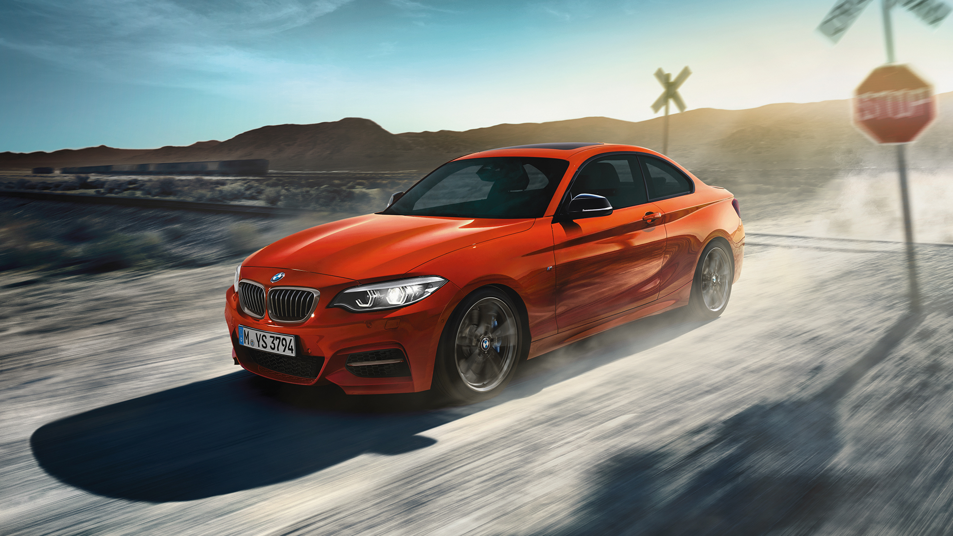 Design BMW M240i Coupé Design BMW M240i Coupé F22 2017 Sunset Orange metallic driekwart vooraanzicht