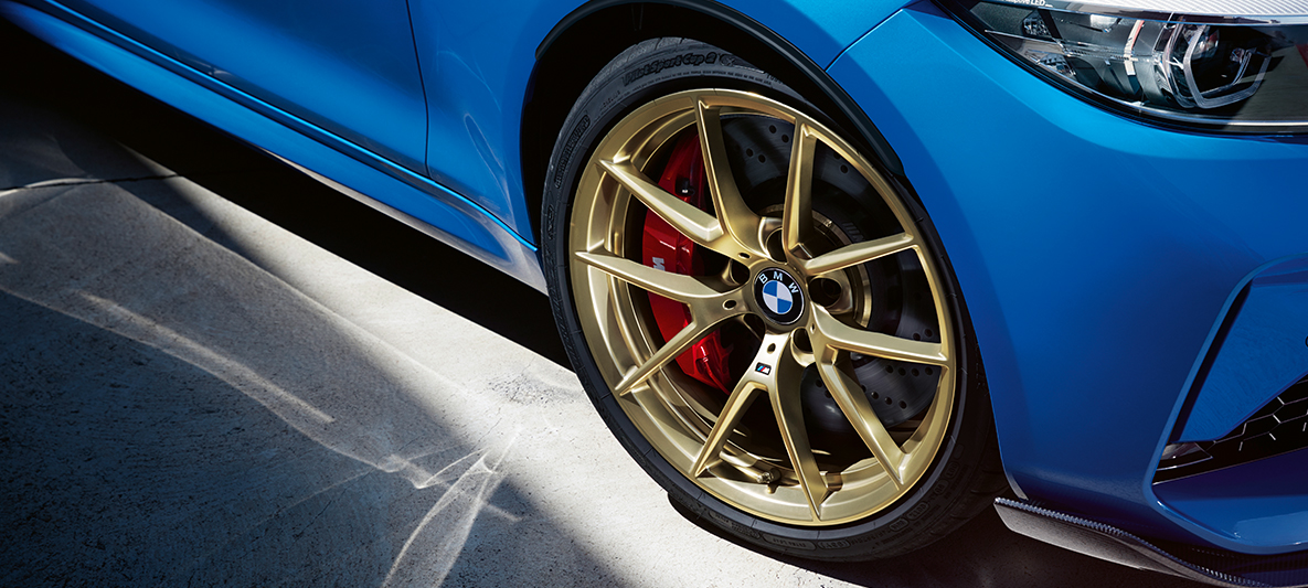 19 inch lichtmetalen M wielen in V-spaak styling 763 M Gold matt BMW M2 CS 19 inch lichtmetalen M wielen in V-spaak styling 763 M Gold matt BMW M2 CS F87 Misano Blau metallic details