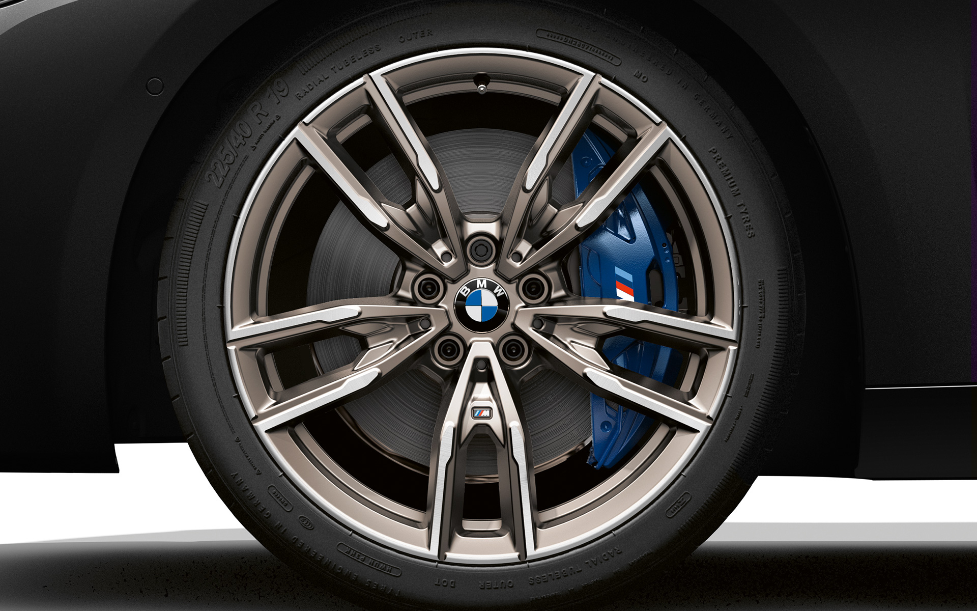 BMW M240i G42 M Sportremsysteem, remklauwen in donkerblauw metallic M Sportremsysteem, remklauwen in donkerblauw metallic BMW M240i G42