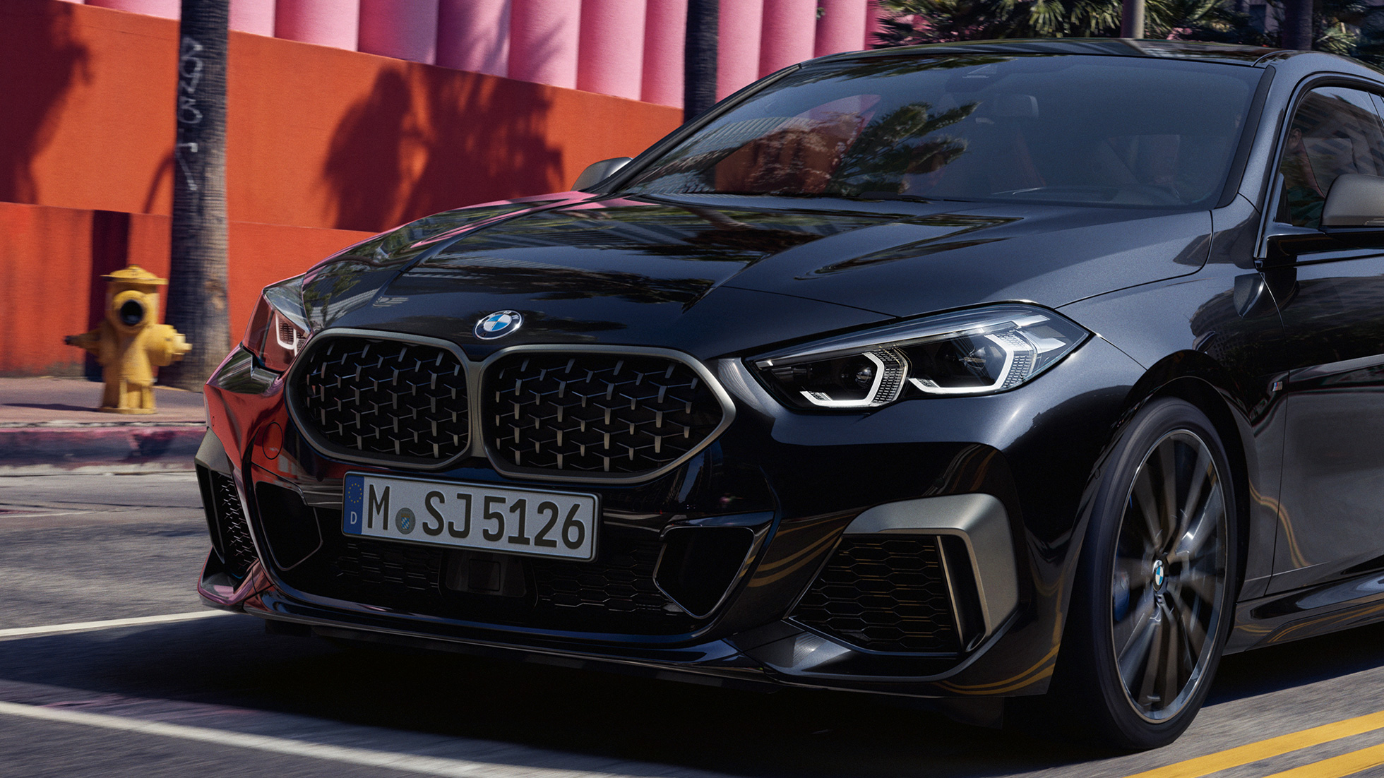 Exterieurdesign BMW M235i xDrive Gran Coupé Exterieurdesign BMW M235i xDrive Gran Coupé 2020 Black Sapphire metallic F44 vooraanzicht