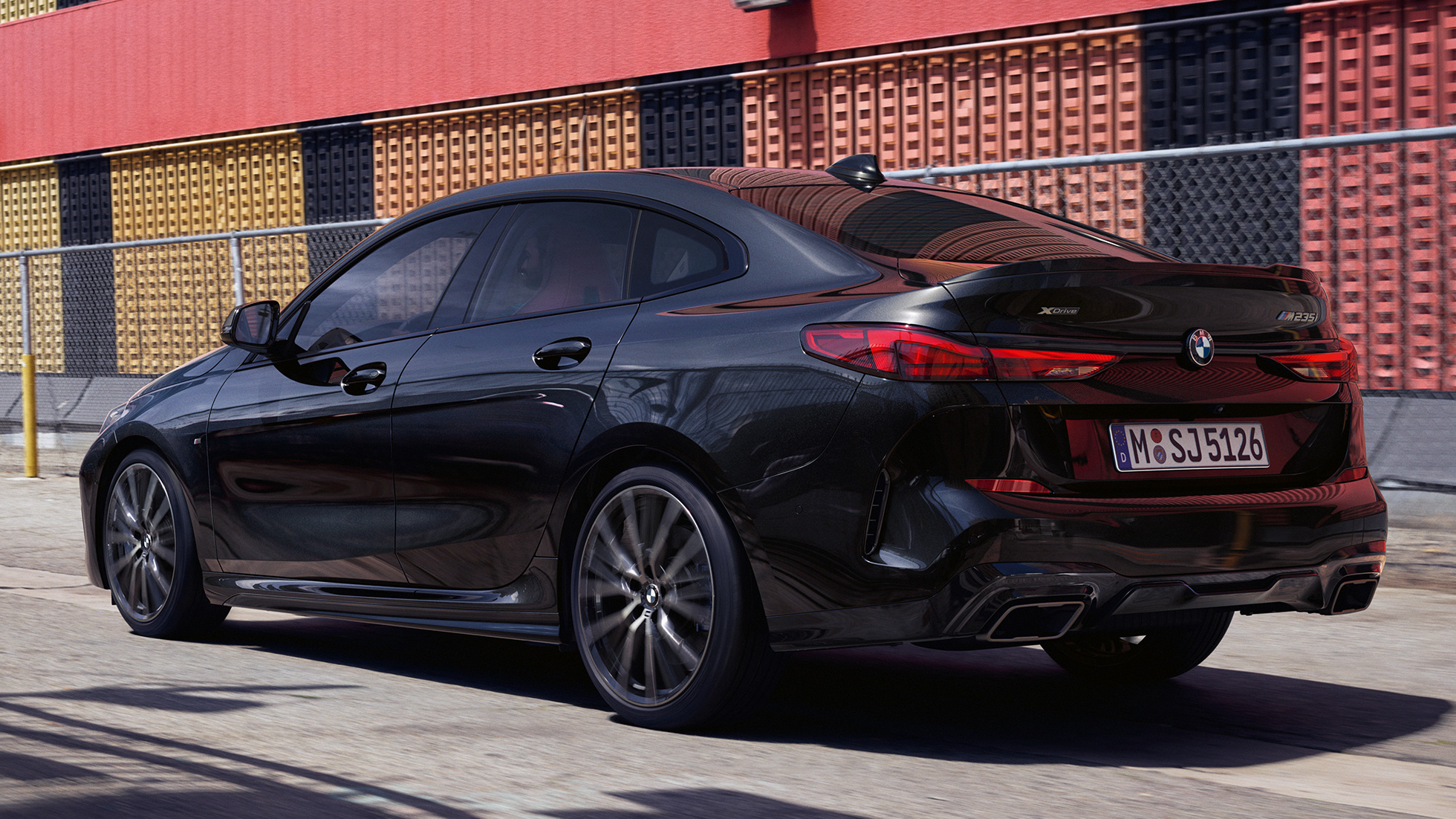 Coupélijn BMW M235i xDrive Gran Coupé Coupélijn BMW M235i xDrive Gran Coupé 2020 Black Sapphire metallic F44 driekwart zijaanzicht