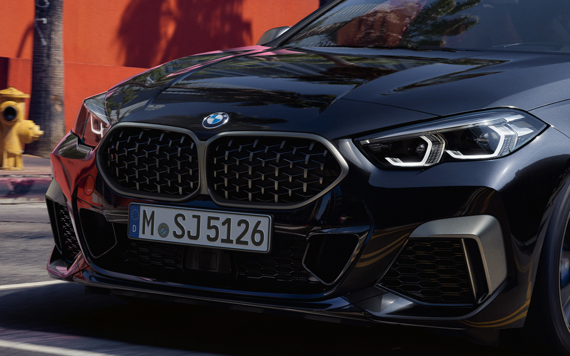 Design voorzijde BMW M235i xDrive Gran Coupé F44 Design voorzijde BMW M235i xDrive Gran Coupé F44 Saphirschwarz metallic driekwart vooraanzicht