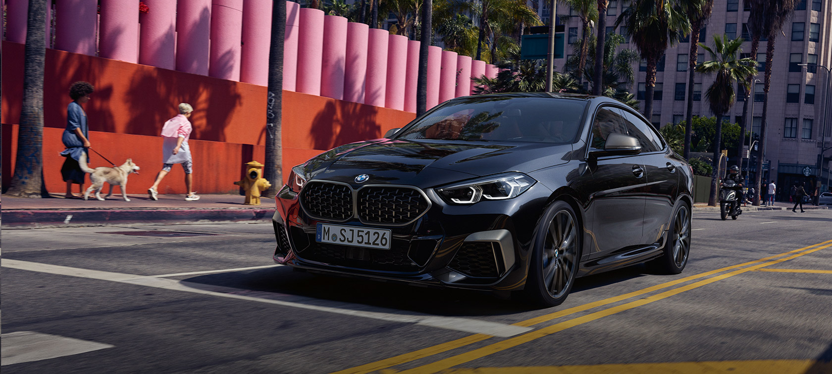 BMW M235i xDrive Gran Coupé F44 Saphirschwarz metallic driekwart vooraanzicht