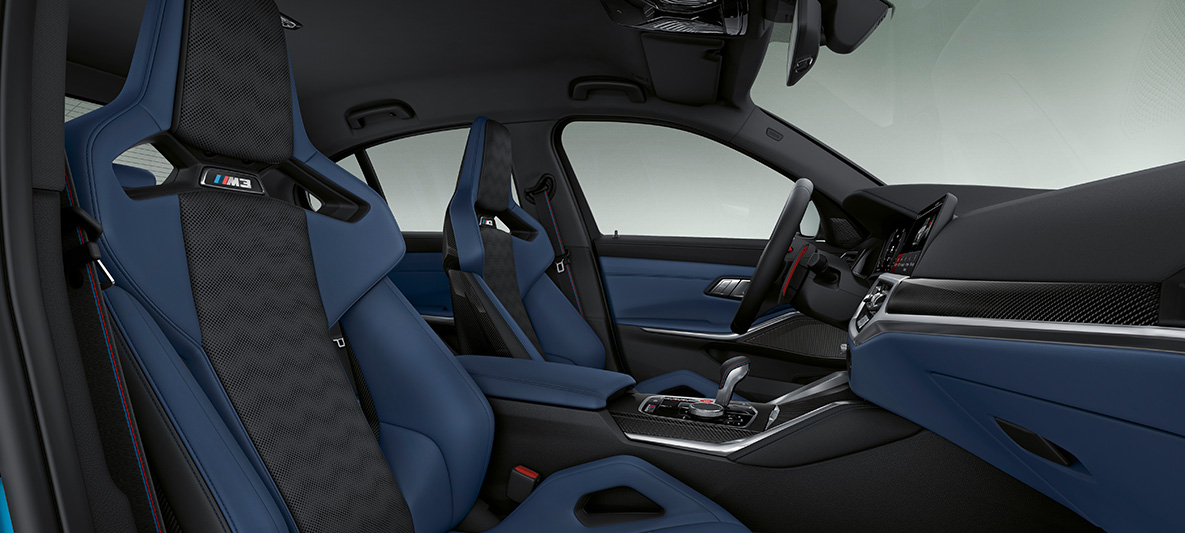 BMW Individual vollederuitrusting Merino Feinnarbe Fjordblau/Schwarz BMW M3 Sedan G80 interieur cockpit BMW Individual vollederuitrusting Merino Feinnarbe Fjordblau/Schwarz BMW M3 Sedan G80 interieur cockpit