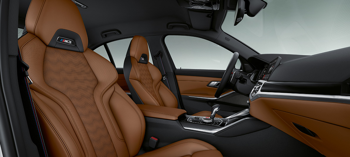 BMW Individual interieurlijsten edelhout BMW M3 Sedan G80 interieur BMW Individual interieurlijsten in edelhoutuitvoering Fineline Schwarz Silbereffekt met open structuur BMW M3 Sedan G80 interieur