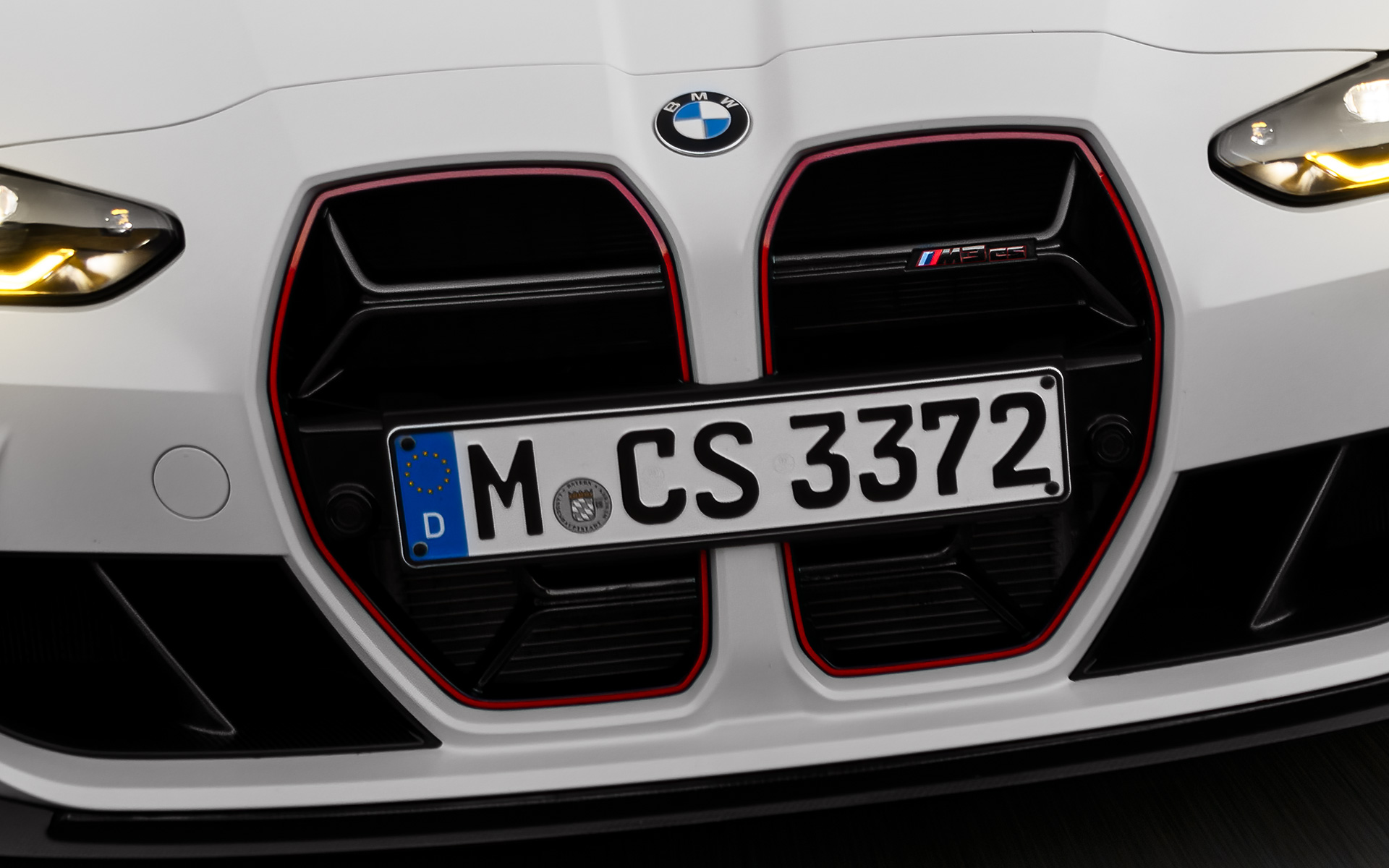 CS specifieke nierengrille in zwart met rode accenten BMW M3 CS G80 BMW M3 CS G80 CS specifieke nierengrille in zwart met rode accenten vooraanzicht