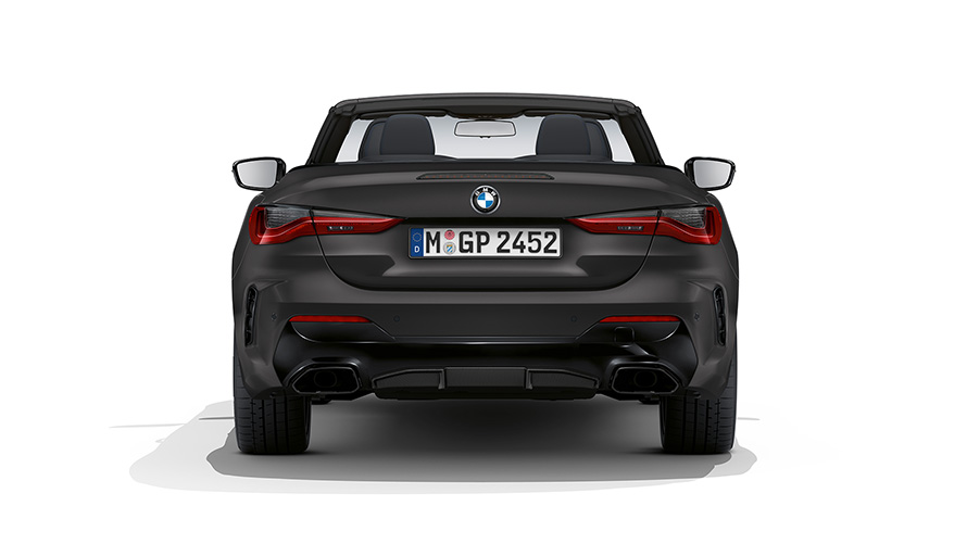 BMW M440i xDrive Cabrio G23 BMW Individual Frozen Deep Grey metallic achteraanzicht met open kap