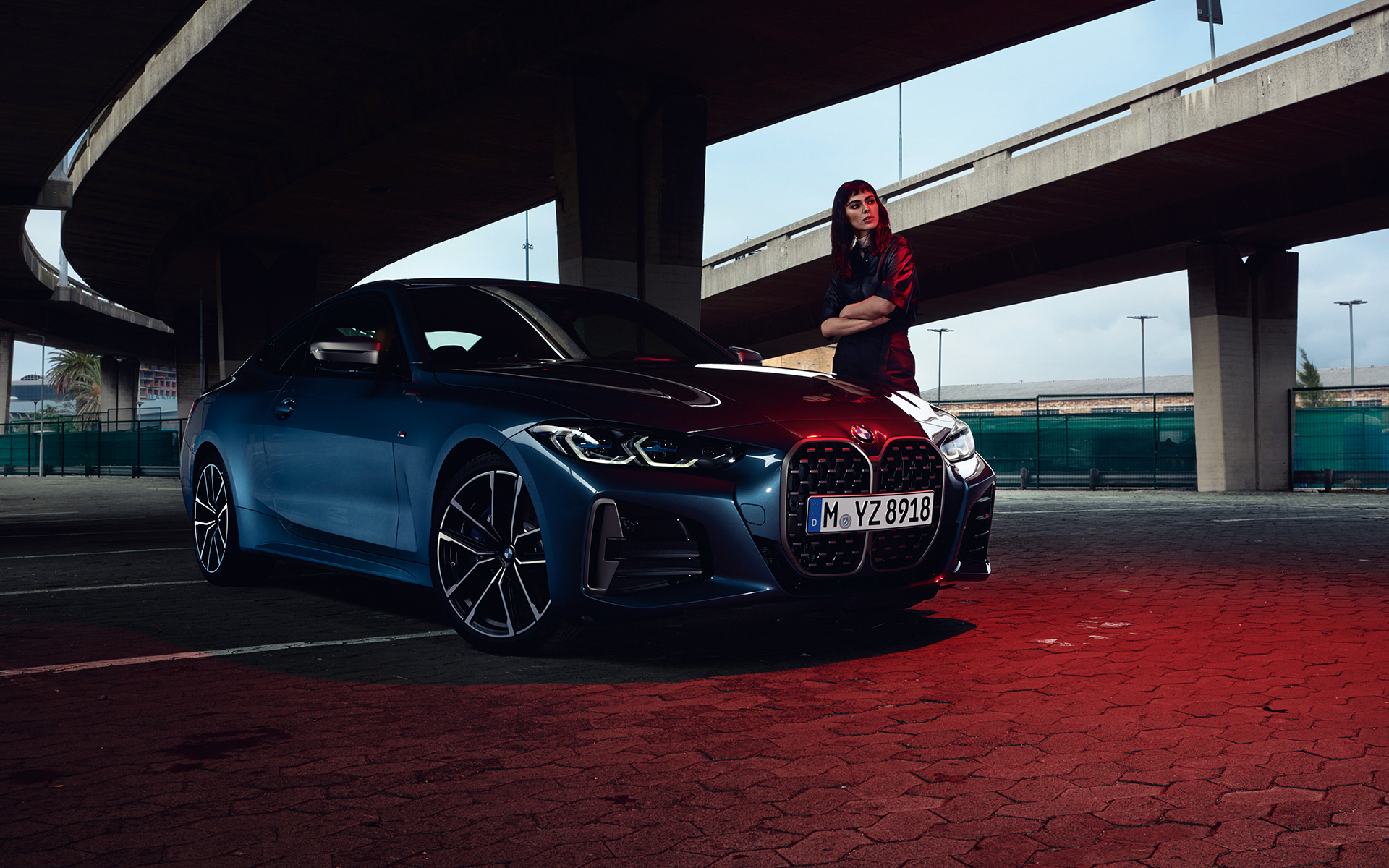 BMW M440i xDrive Coupé G22 G82 Arctic Race Blue metallic driekwart vooraanzicht