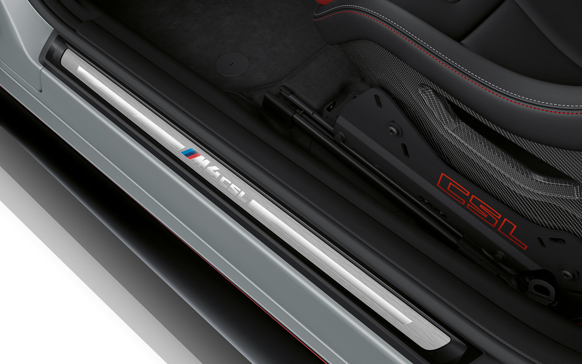 CSL specifieke opschriften en folie instaplijsten BMW M4 CSL G82 BMW M4 CSL G82 BMW Individual speciale carrosseriekleur Frozen Brooklyn Grey metallic CSL specifieke opschriften en folie instaplijsten
