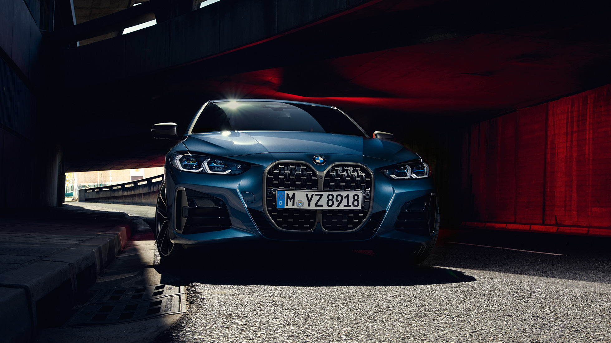 BMW nierengrille LED koplampen BMW M440i xDrive Coupé G22 BMW M440i xDrive Coupé Arctic Race Blue metallic G22 vooraanzicht BMW nierengrille LED koplampen
