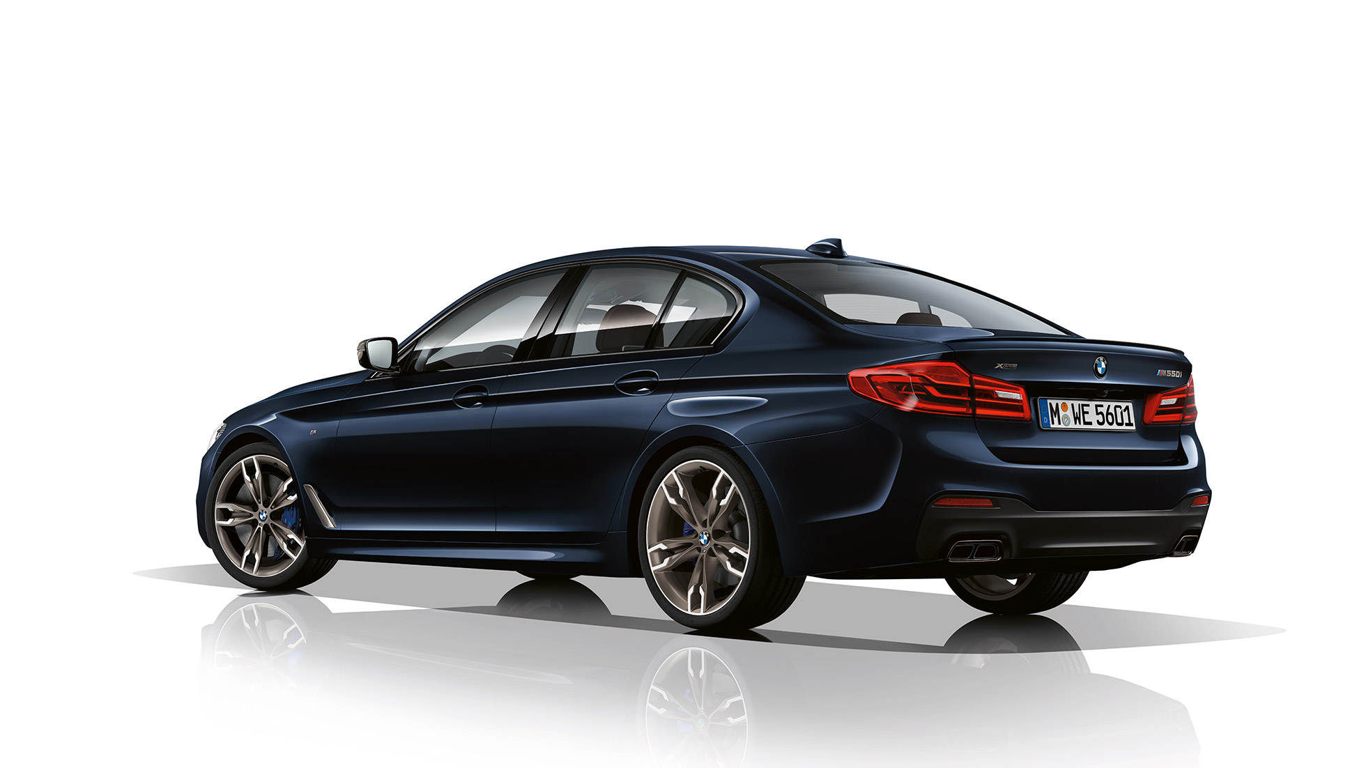 M Sportremmen BMW M550i en BMW M550d design driekwart achteraanzicht