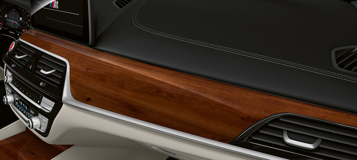 BMW Individual BMW M5 Sedan F90 LCI BMW Individual interieurlijsten Zwetsche braun hoogglans met accentlijst in Perlglanz chroom BMW Individual BMW M5 Sedan F90 LCI BMW Individual interieurlijsten Zwetsche braun hoogglans met accentlijst in Perlglanz chroom