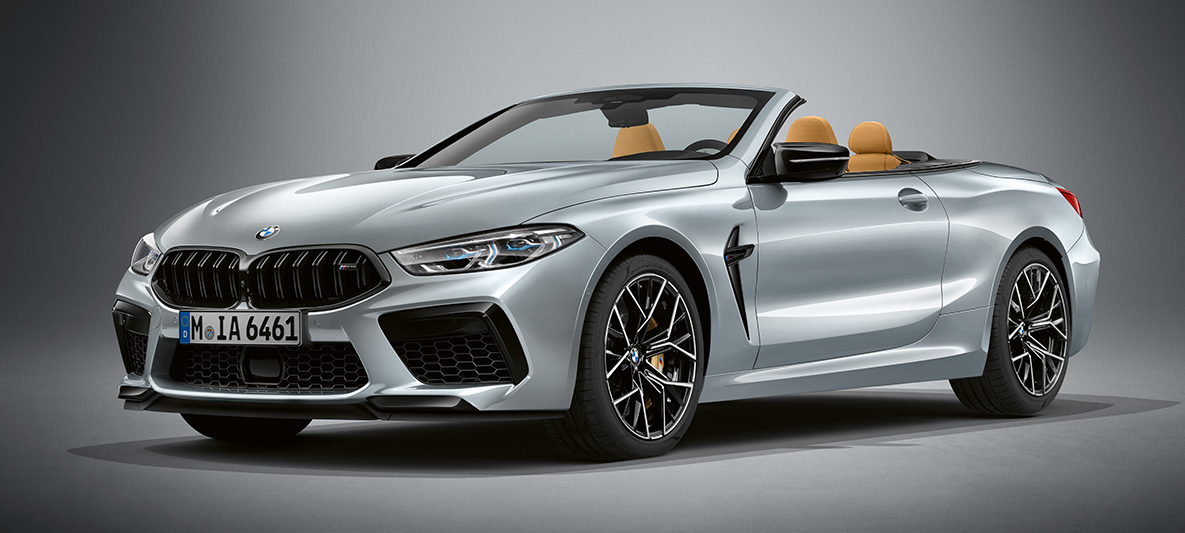 BMW Individual M8 Cabrio in BMW Individual Pure metal Silver metallic. BMW Individual M8 Cabrio in BMW Individual Pure metal Silver metallic, driekwart vooraanzicht.