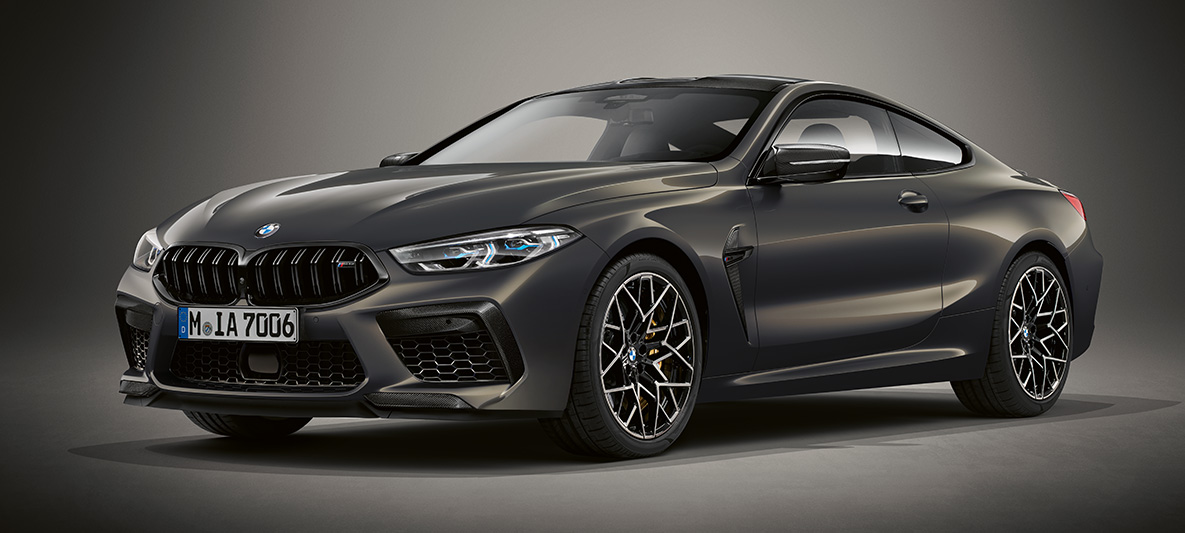 BMW Individual M8 Coupé in BMW Individual Dravitgrau metallic. BMW Individual M8 Coupé in BMW Individual Dravitgrau metallic, driekwart vooraanzicht.