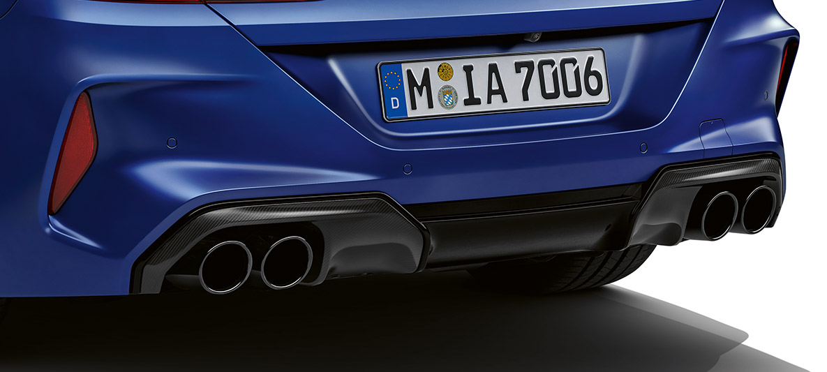 Bumperinzet in Carbon. BMW M8 Competition Coupé, bumperinzet achter M Carbon exterieurpakket.