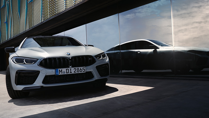 Technische gegevens BMW M8 Competition Gran Coupé F93 LCI facelift BMW M8 Competition Gran Coupé F93 LCI facelift BMW Individual Frozen Brilliant White metallic vooraanzicht technische gegevens