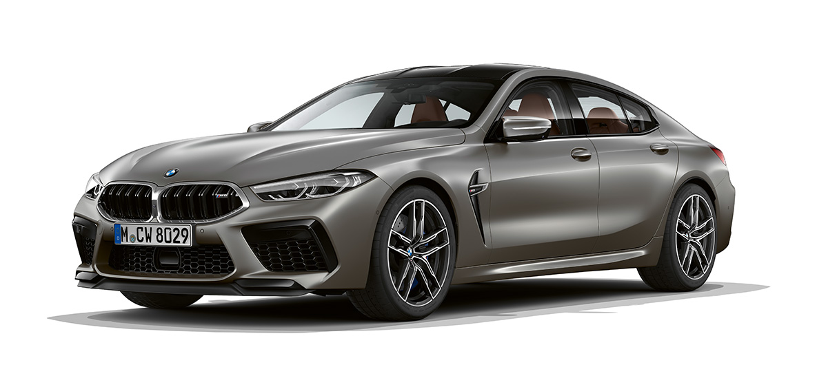 BMW M8 Gran Coupé driekwart zijaanzicht F93 BMW M8 Gran Coupé F93 2020 Frozen Dark Silver driekwart zijaanzicht
