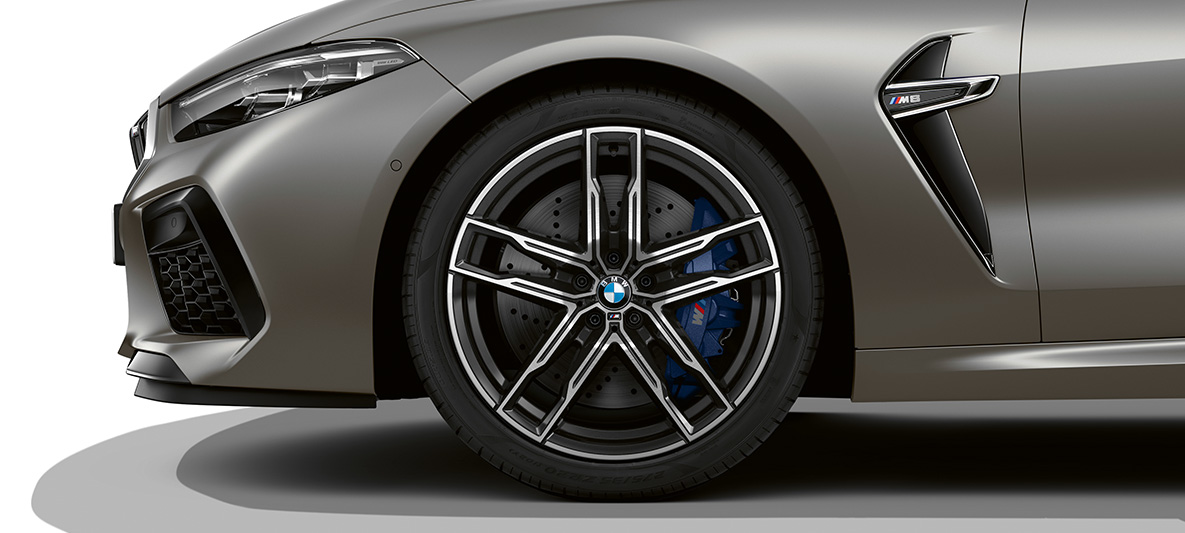 Lichtmetalen M wielen BMW M8 Gran Coupé F93 Lichtmetalen M wielen BMW M8 Gran Coupé F93 2020 Frozen Dark Silver zijaanzicht