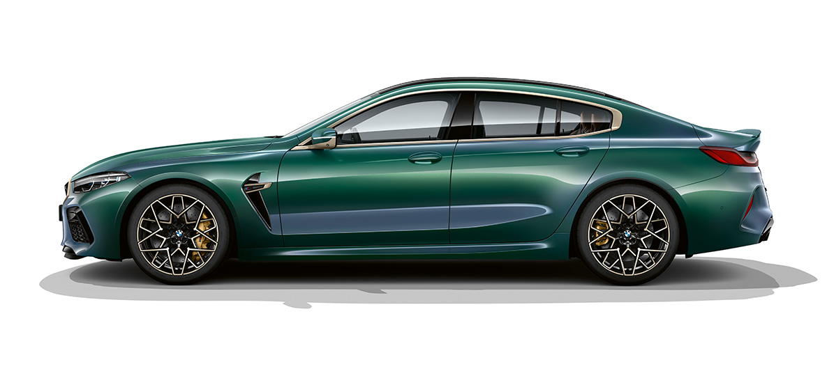 BMW M8 Gran Coupé First Edition zijaanzicht F93 BMW M8 Gran Coupé First Edition F93 2020 Aurora Diamond Green metallic zijaanzicht