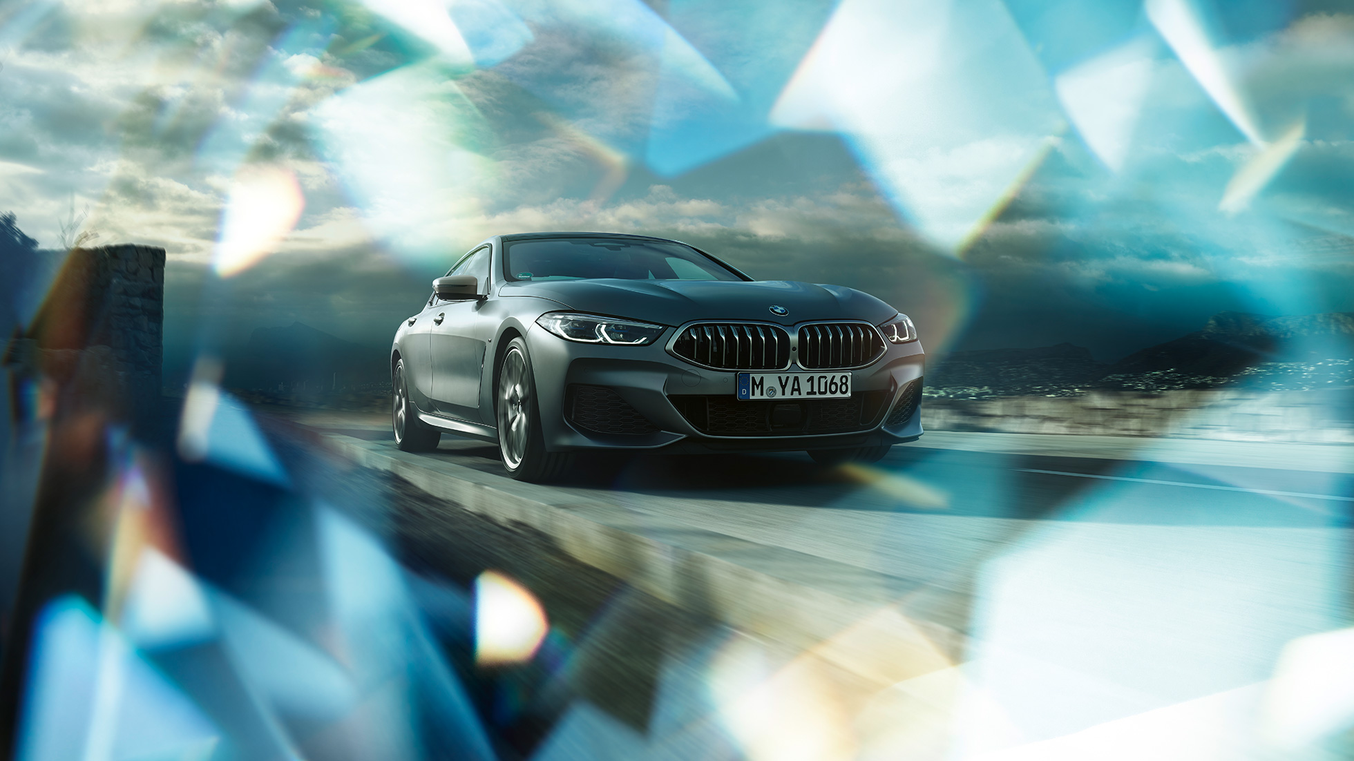 BMW M850i xDrive Gran Coupé driekwart vooraanzicht BMW M850i xDrive Gran Coupé G16 2019 Frozen Bluestone metallic driekwart vooraanzicht