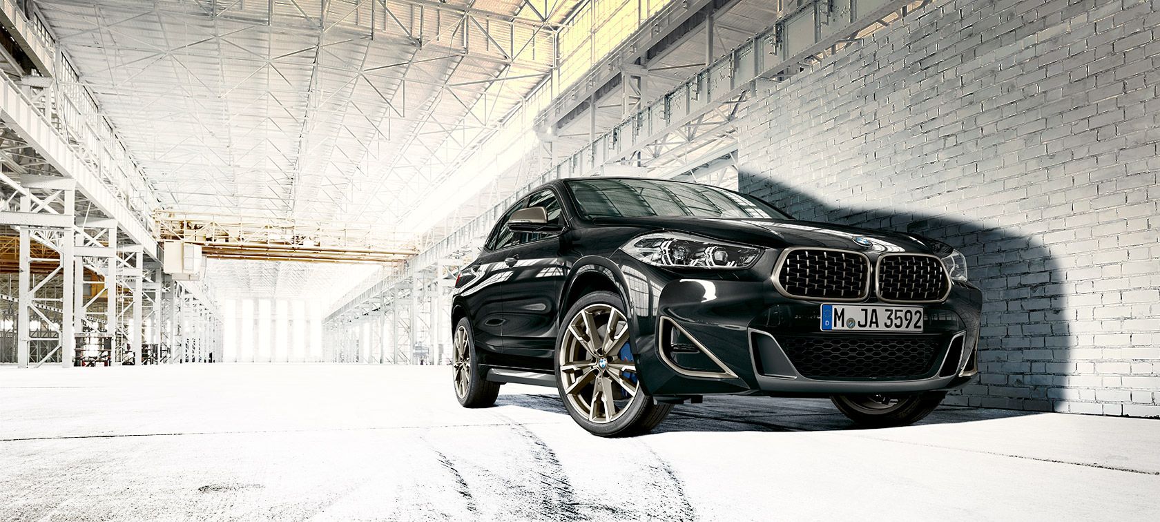 Vooraanzicht BMW X2 M35i F39 Saphirschwarz metallic