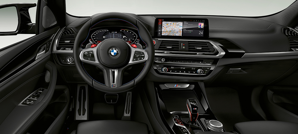 BMW X3 M, M met leder bekleed stuurwiel. BMW X3 M, interieur, cockpit, M met leder bekleed stuurwiel met M specifieke constraststiksels.