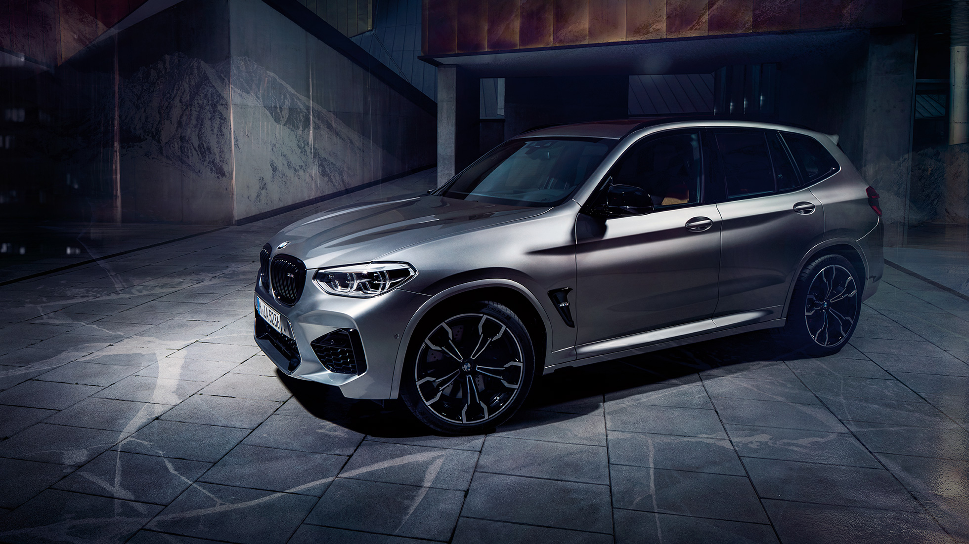 BWM X3 M Competition, zijaanzicht BMW X3 M Competition in Donington Grau metallic, exterieur, zijaanzicht