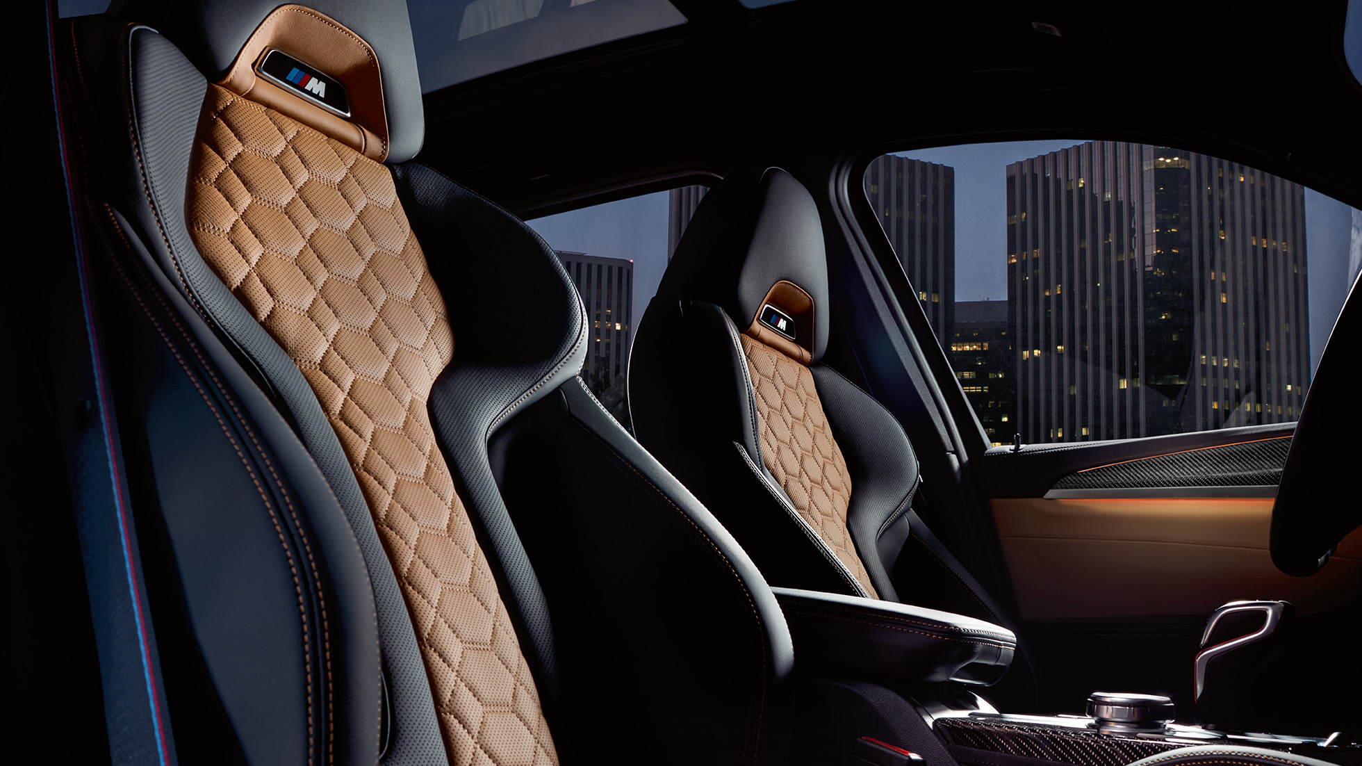 BMW X3 M Competition, M Sport stoelen BWM X3 M Competition, interieur, M Sport stoelen met lederen bekleding ‘Merino’ en Alcantara.