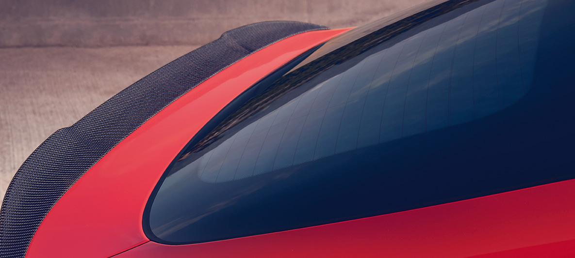 BMW X4 M Competition, M achterspoiler in Carbon. BMW X4 M Competition in Toronto Rot metallic, exterieur, M Carbon exterieurpakket, M achterspoiler in Carbon.
