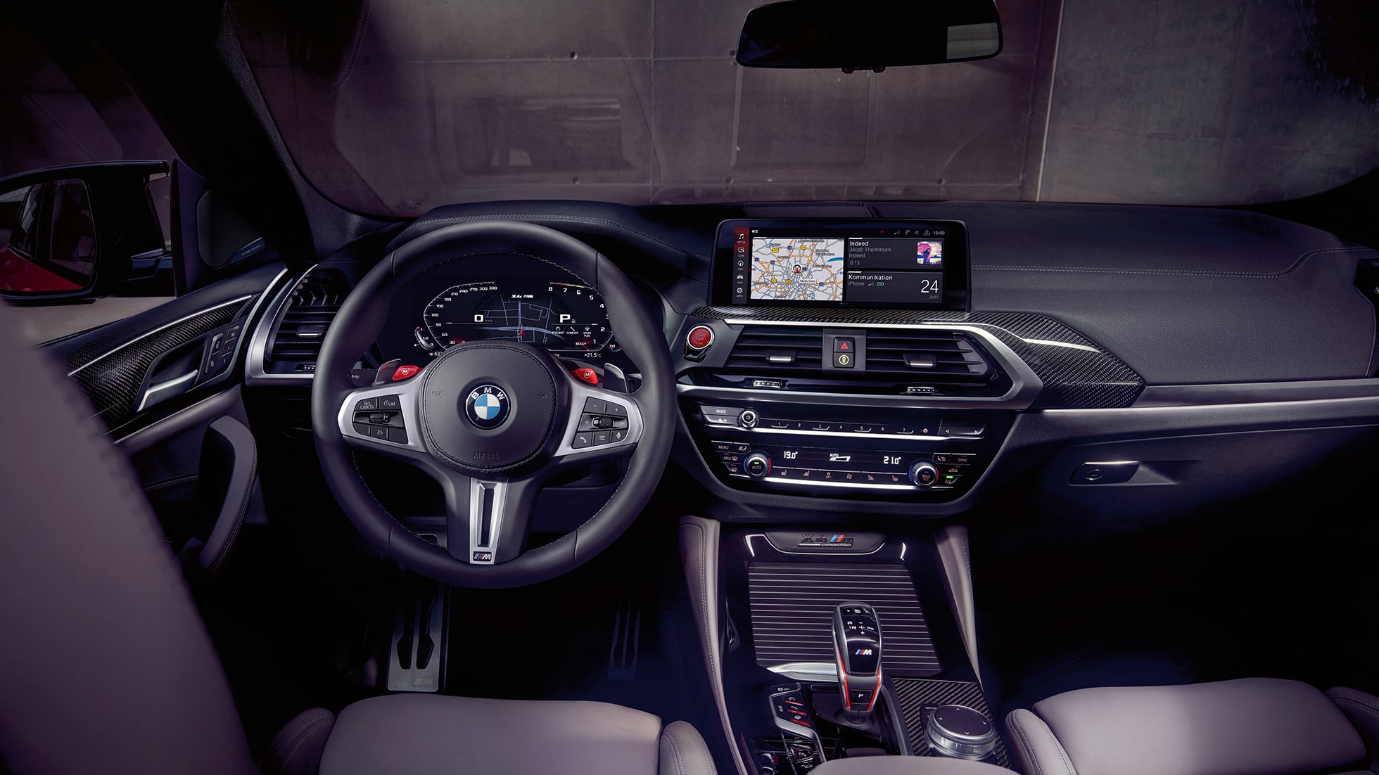 BMW X4 M Competition, exclusieve cockpit BMW X4 M Competition, interieur, exclusieve cockpit met M Sport stoelen en M stuurwiel met leder bekleed.