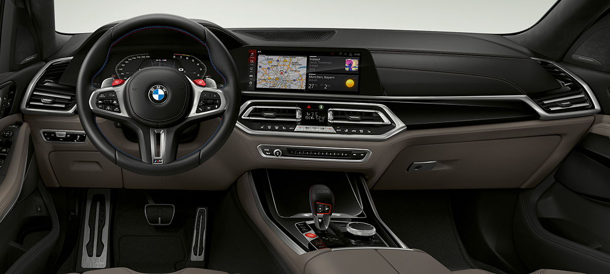 Met leder bekleed M stuurwiel BMW X5 Met leder bekleed M stuurwiel met contraststiksel BMW X5 M F95 cockpit