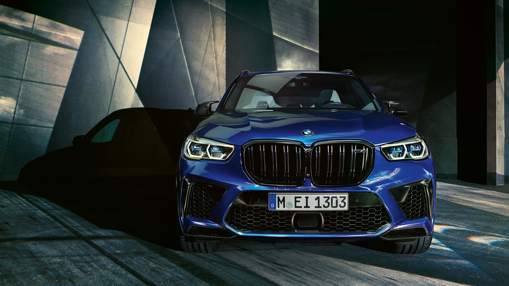 Exterieurdesign BMW X5 M Competition Exterieurdesign BMW X5 M Competition F95 2020 Marina Bay Blau metallic vooraanzicht